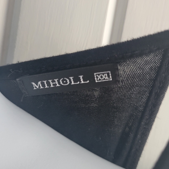 Black Crochet Neck Tank - Picture 3 of 5